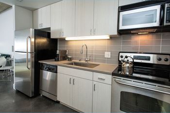 800J lofts apartment kitchen
